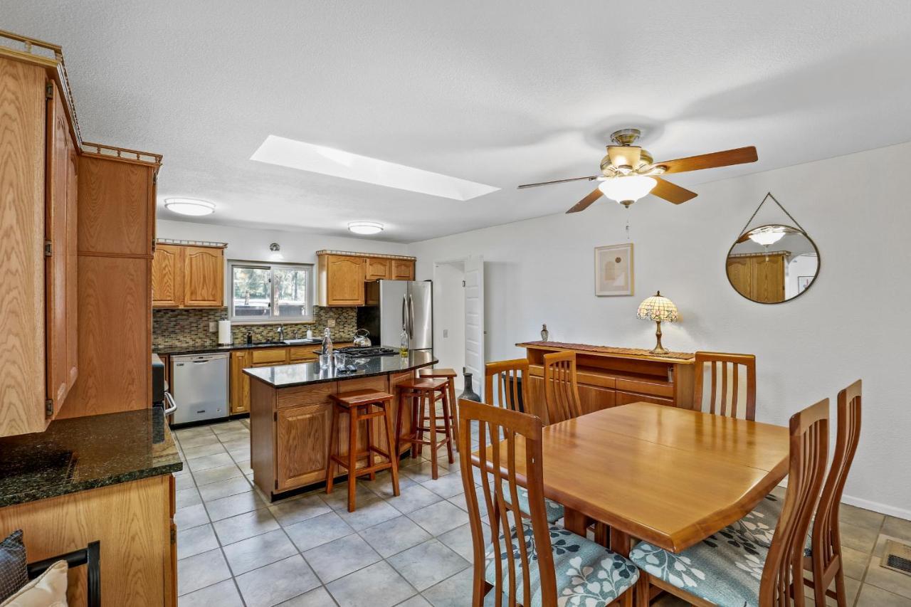 פלאגסטאף Captivating Continental Country Club Retreat With 4 Bdr And Spacious Deck! מראה חיצוני תמונה