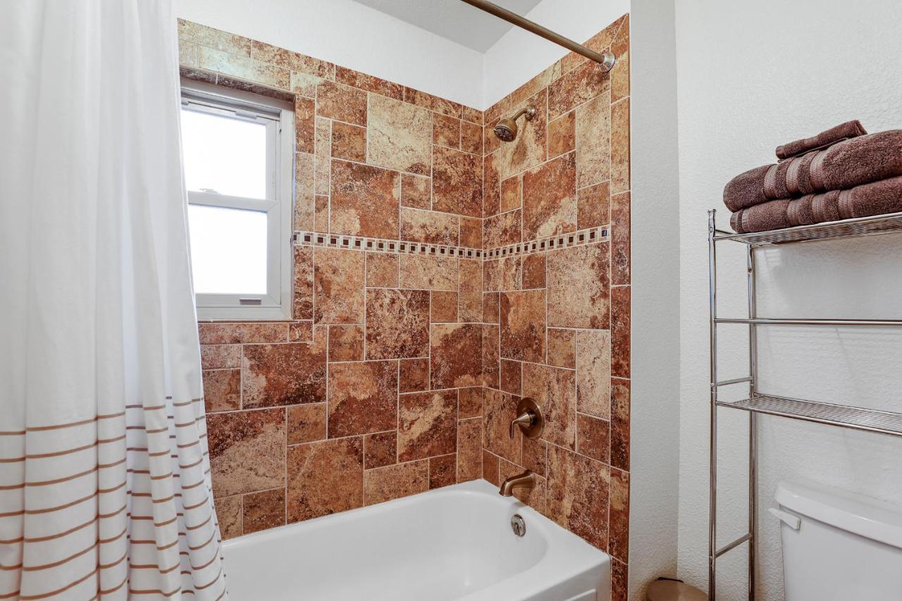 פלאגסטאף Captivating Continental Country Club Retreat With 4 Bdr And Spacious Deck! מראה חיצוני תמונה