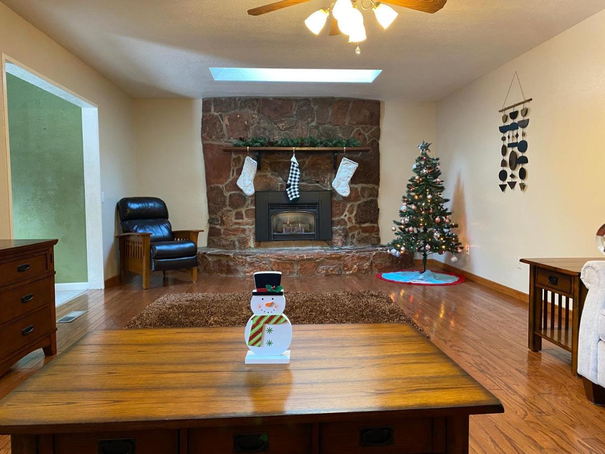 פלאגסטאף Captivating Continental Country Club Retreat With 4 Bdr And Spacious Deck! מראה חיצוני תמונה